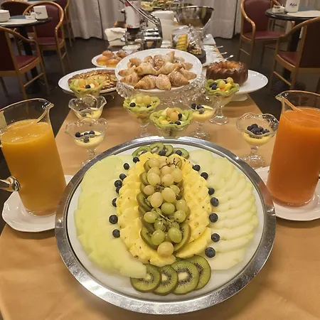 Hotel Mokinba Sant'ambroeus 3*