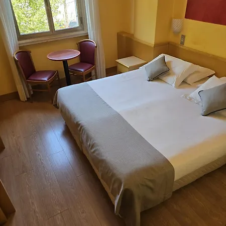 Hotel Mokinba Sant'ambroeus 3*