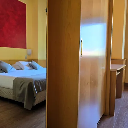 Mokinba Sant'ambroeus 3* Mailand