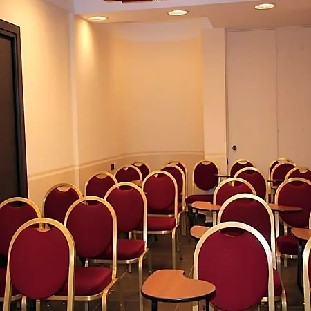 Hotel Mokinba Sant'ambroeus 3*