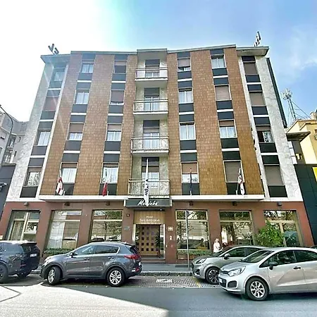 Mokinba Sant'ambroeus Hotel 3*