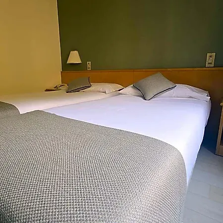 Mokinba Sant'ambroeus 3* Milán