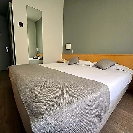 Hotel Mokinba Sant'ambroeus 3*