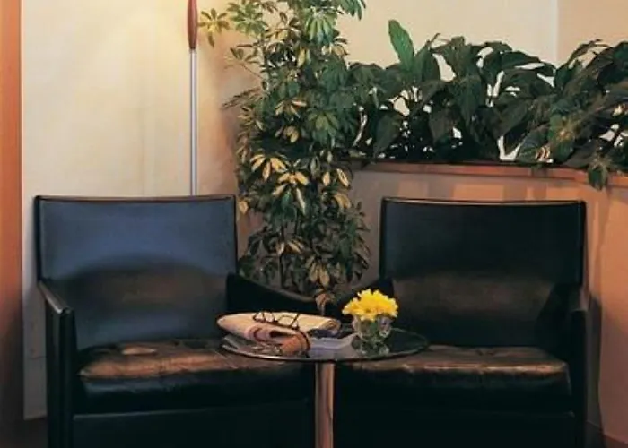 Mokinba Sant'ambroeus 酒店 3*