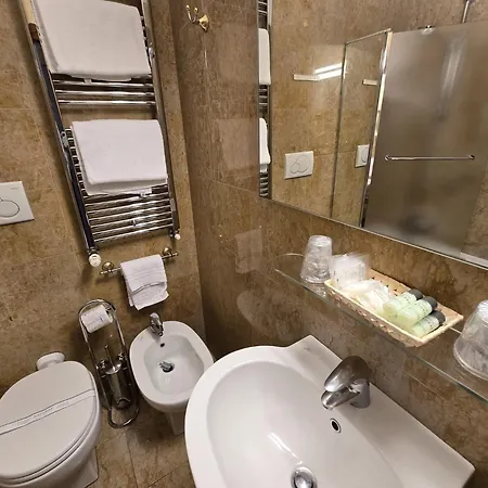 Mokinba Sant'ambroeus 3* Mediolan
