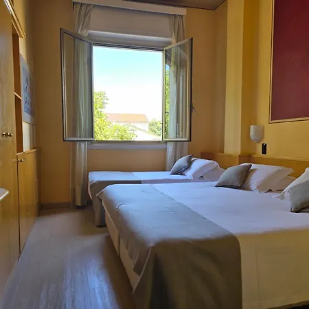 Mokinba Sant'ambroeus Hotel 3*